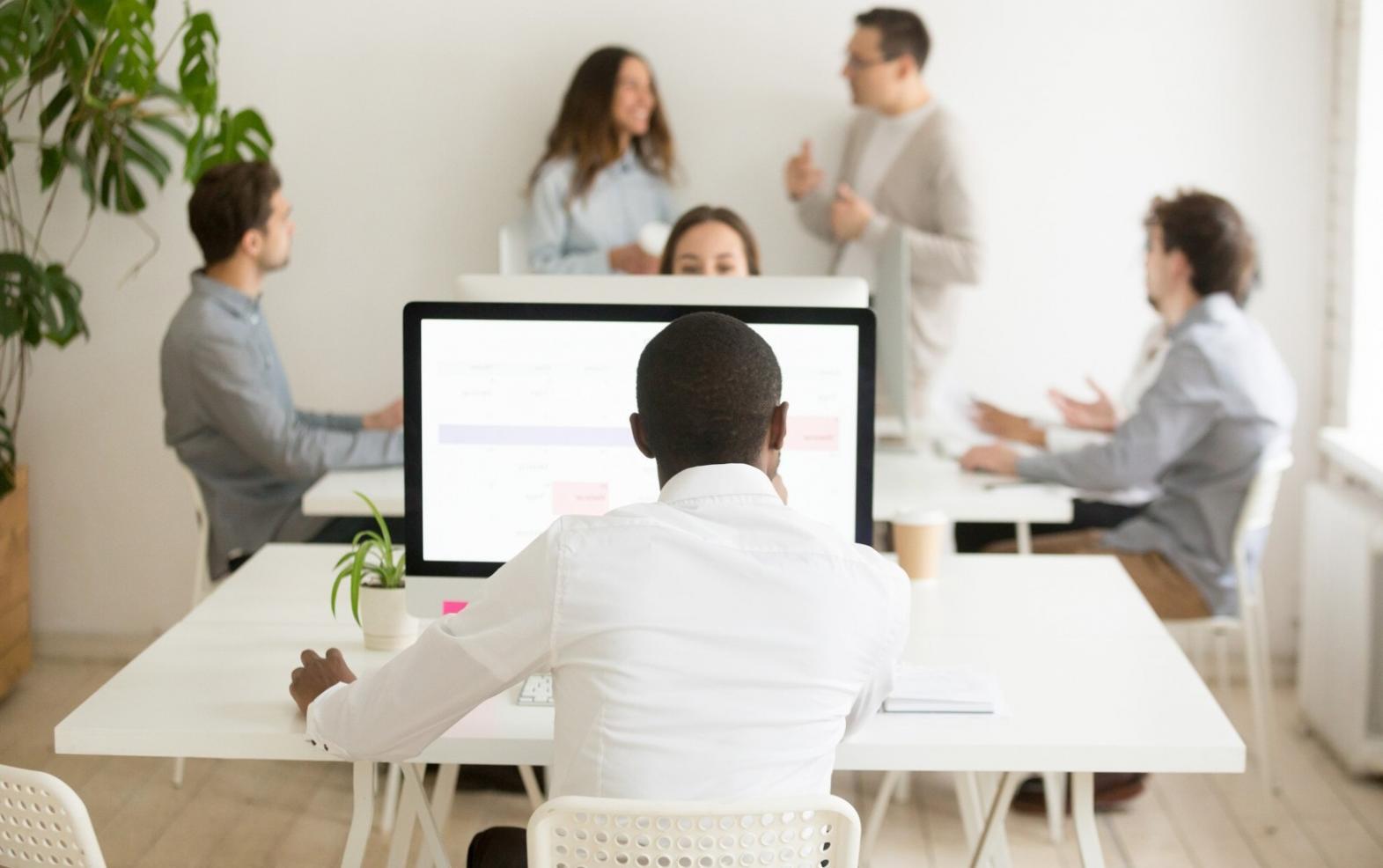 Finanzdiagramme und Wirtschaftsdaten zur Inflationsanalyse